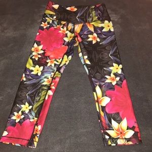 Cali a by Carrie Underwood tropical yoga pants